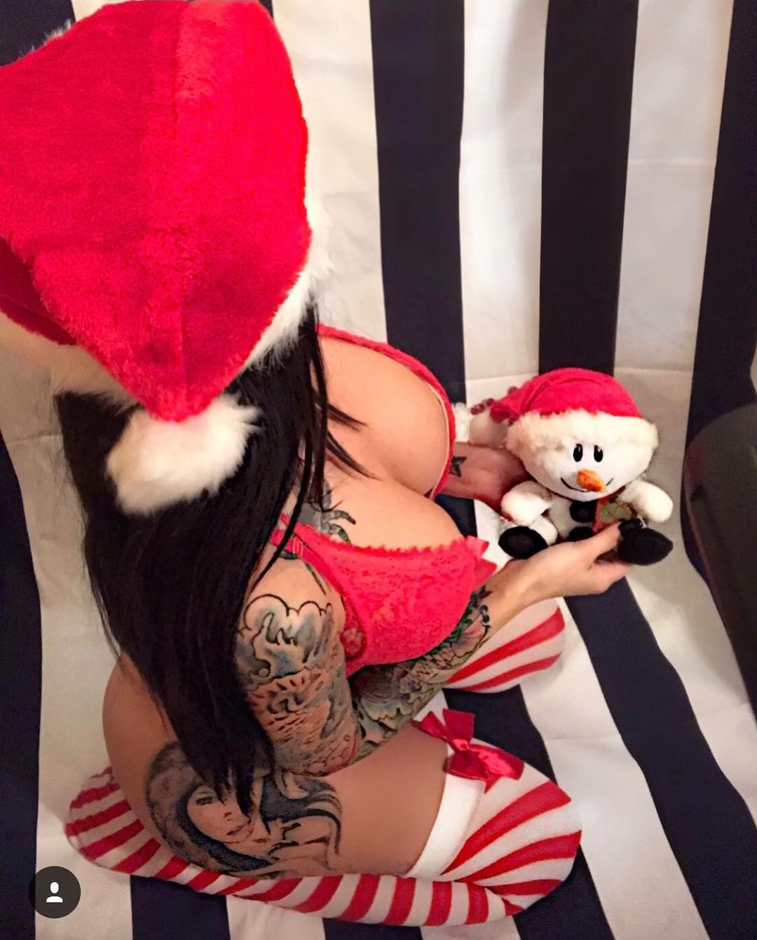 BEST 20 Christmas Photos - Sexy girls wearing stockings